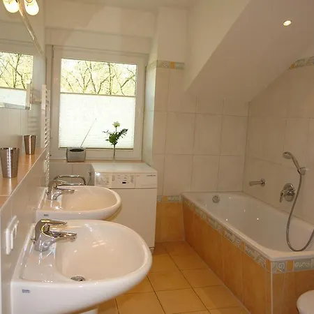Ferienhaus-amselstern-zentral-in-binz-mit-sauna Tatil Evi *